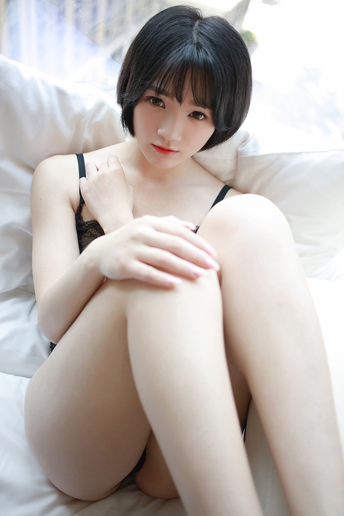 甜美少女悦爷妖精白嫩胴体惹人爱